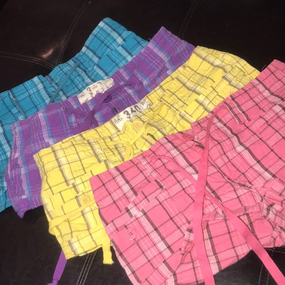 Fours pairs of 360 surf plaid shorts all size 3